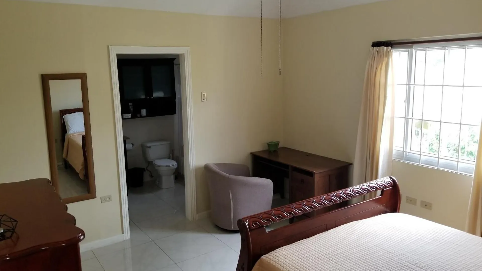 דירות קינגסטון 12 Fairway Avenue ג'מייקה