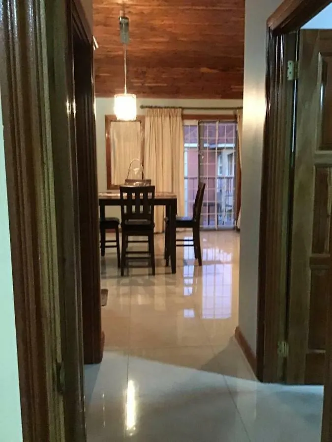 דירות קינגסטון 12 Fairway Avenue